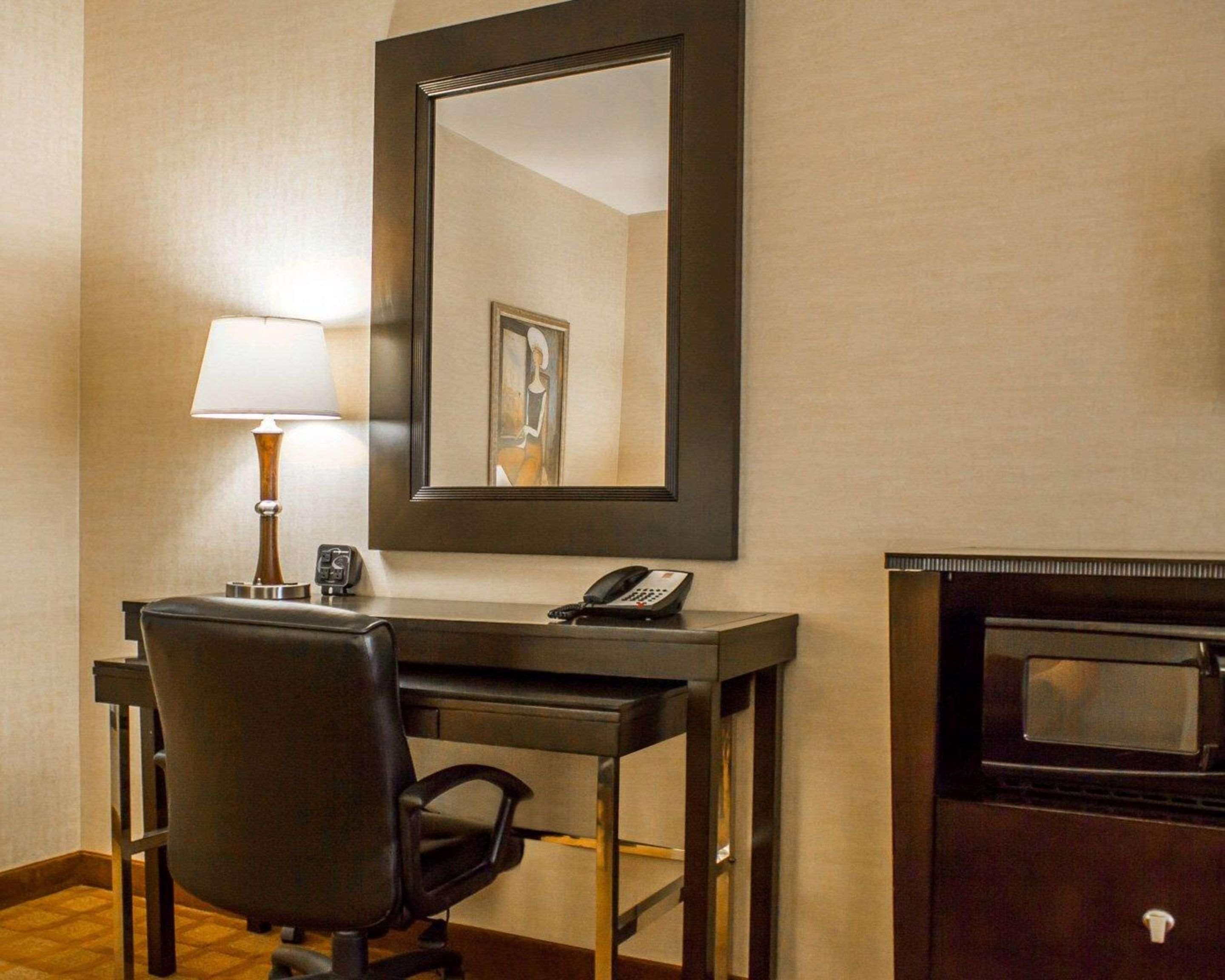 Comfort Suites Edinboro Exterior photo
