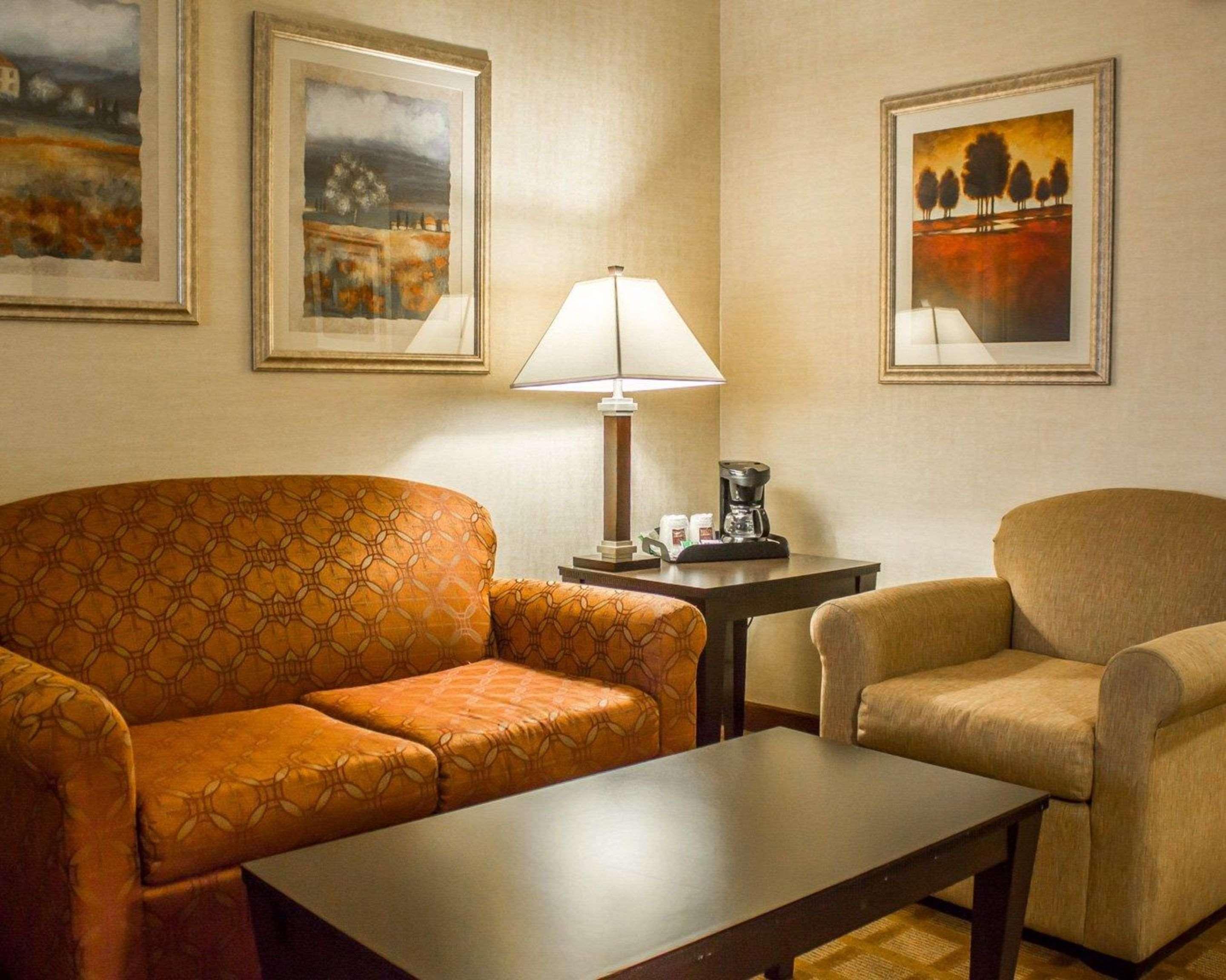 Comfort Suites Edinboro Exterior photo